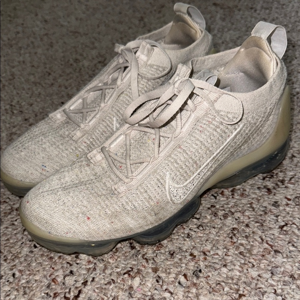Nike Vapor Max Light Beige flyKnit Sneakers